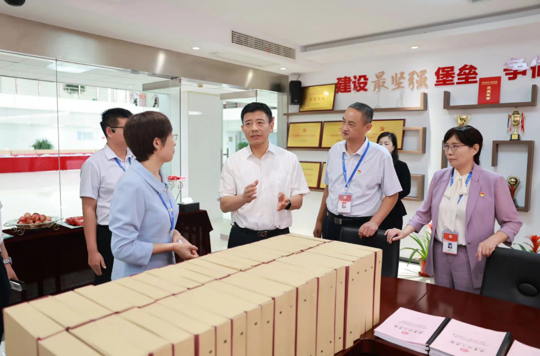 李明调研检查秋季学期开学工作