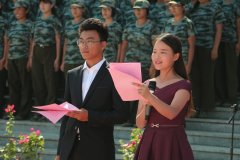 【军训进行时】鲜花与彩旗，颂歌献给党